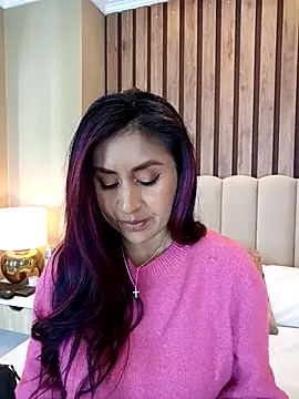 Snapshot of MonicaMoret chatting on March 15, 2025, 12:24 pm MonicaMoret online show from March 15, 2025, 12:24 pm