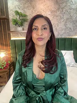 Snapshot of MonicaMoret chatting on June 27, 2026, 12:22 pm MonicaMoret online show from June 27, 2026, 12:22 pm