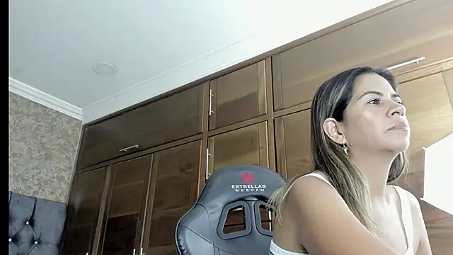 stella xue online show from January 6, 2025, 11:09 pm