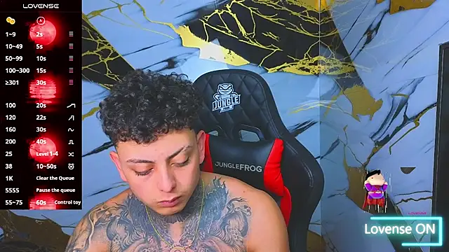 Kevin22 222 online show from November 11, 2025, 3:06 am