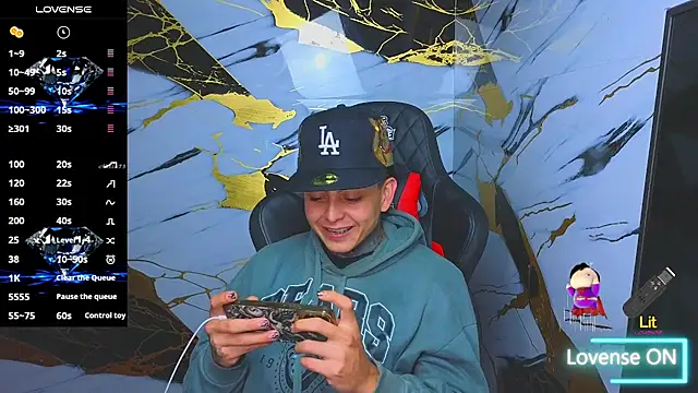 Kevin22 222 online show from November 21, 2025, 2:32 am