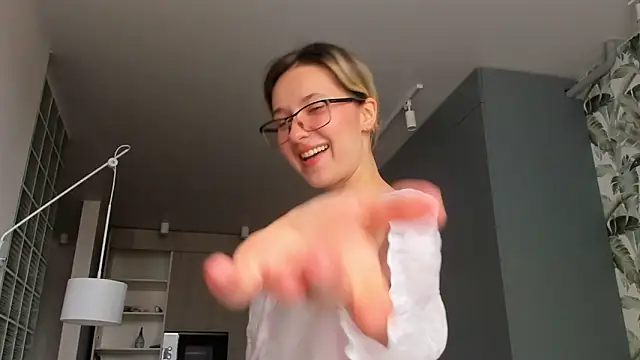 Snapshot of Lilith_lutherlow chatting on April 9, 2026, 1:38 pm Lilith lutherlow online show from April 9, 2026, 1:38 pm