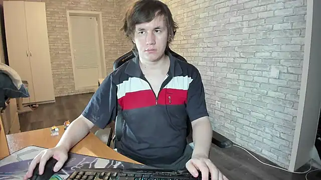 iliaskrislove online show from March 20, 2025, 11:34 pm