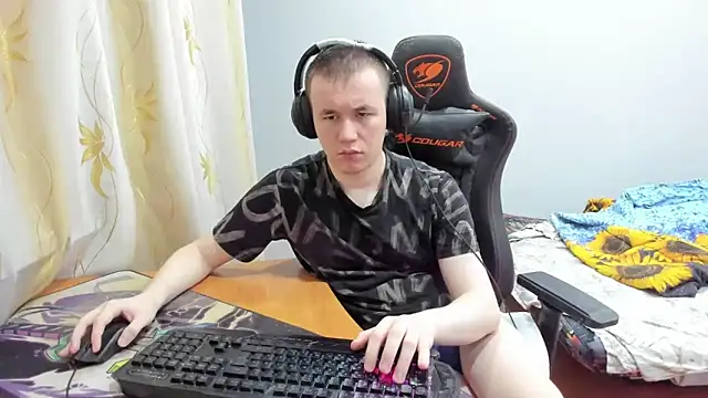 iliaskrislove online show from October 11, 2025, 3:43 pm