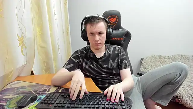 iliaskrislove online show from November 9, 2025, 12:09 am