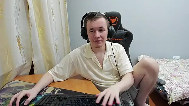 iliaskrislove online show from November 10, 2025, 10:53 pm