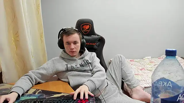 iliaskrislove online show from December 1, 2025, 4:17 am