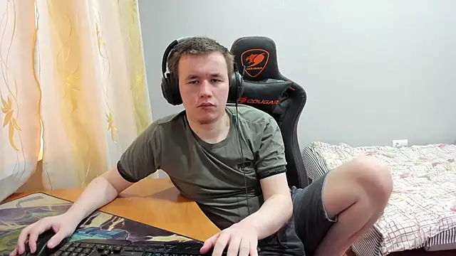 iliaskrislove online show from December 3, 2025, 5:48 am