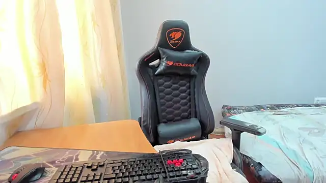 iliaskrislove online show from April 8, 2026, 5:51 am