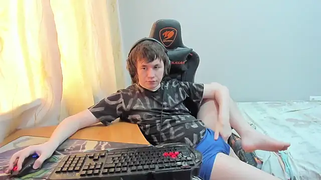 iliaskrislove online show from April 9, 2026, 6:02 am