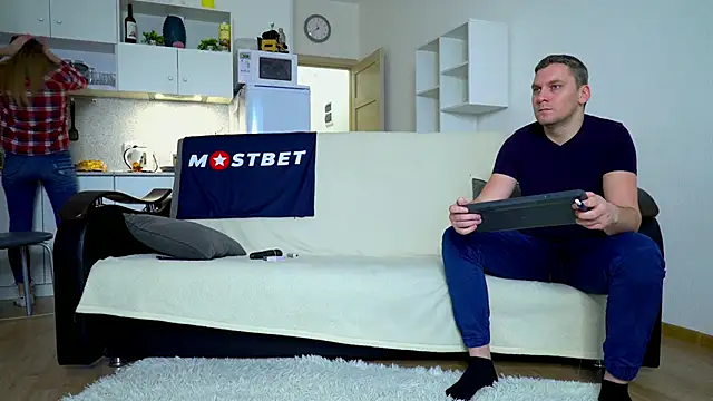 littlesweettifany online show from December 24, 2024, 9:28 am