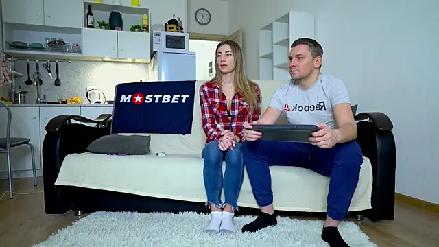 littlesweettifany online show from December 25, 2024, 9:34 am