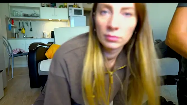 littlesweettifany online show from September 30, 2025, 1:38 pm