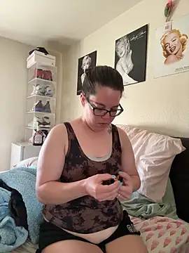 Snapshot of FreakNastyLacie chatting on May 18, 2026, 12:55 pm FreakNastyLacie online show from May 18, 2026, 12:55 pm