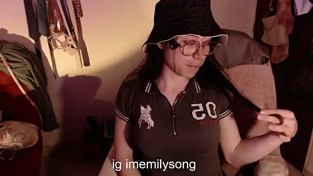 emily pearl  online show from November 27, 2025, 11:07 pm