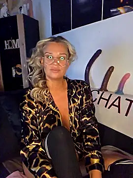 Snapshot of SpicyVicky chatting on September 26, 2025, 4:49 am SpicyVicky online show from September 26, 2025, 4:49 am