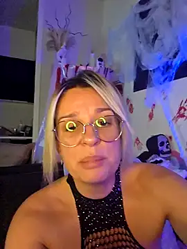 Snapshot of SpicyVicky chatting on October 28, 2025, 5:55 am SpicyVicky online show from October 28, 2025, 5:55 am