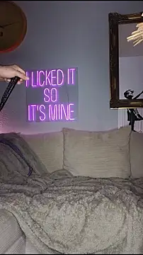 Sub-Mila online show from October 11, 2025, 8:18 pm