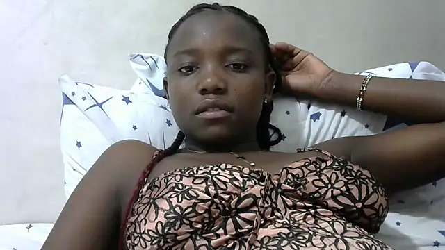 Snapshot of Latiffagodess chatting on October 8, 2025, 6:22 am Latiffagodess online show from October 8, 2025, 6:22 am