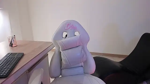 Snapshot of Barbara_honey chatting on October 23, 2025, 12:59 pm Barbara honey online show from October 23, 2025, 12:59 pm