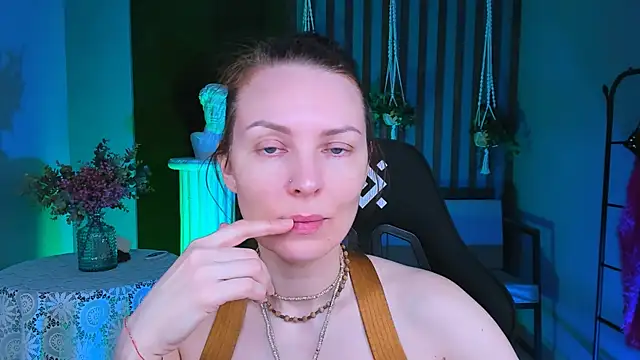 VandaRossi online show from February 7, 2025, 5:10 am