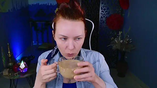 VandaRossi online show from March 12, 2025, 5:13 am