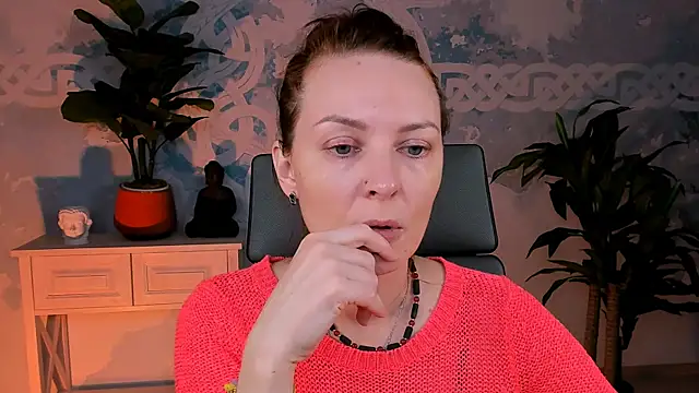 VandaRossi online show from September 9, 2025, 5:07 am