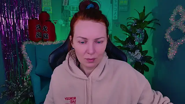 VandaRossi online show from December 14, 2025, 9:47 am