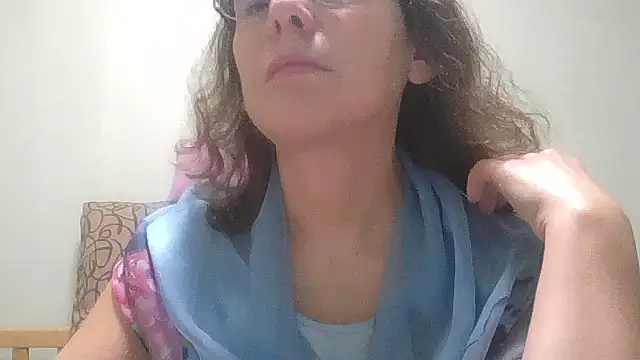 HollyJewel online show from November 26, 2025, 4:41 pm