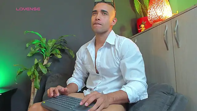 LincomAmith online show from September 27, 2025, 10:37 pm