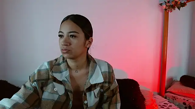 Snapshot of Jules_n_Gia chatting on December 30, 2024, 11:59 am Jules n Gia online show from December 30, 2024, 11:59 am