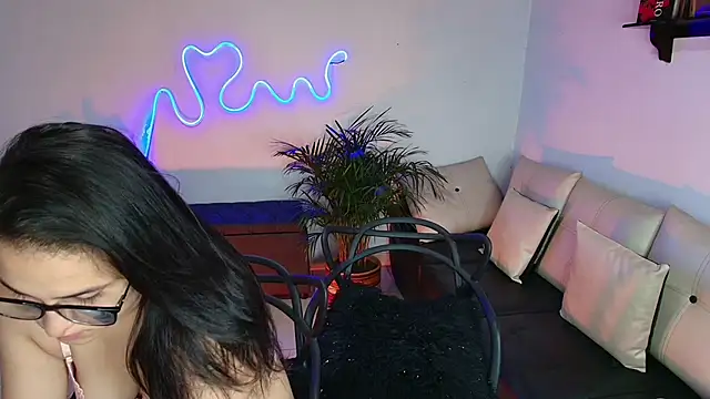 Snapshot of Jules_n_Gia chatting on February 2, 2025, 7:57 pm Jules n Gia online show from February 2, 2025, 7:57 pm