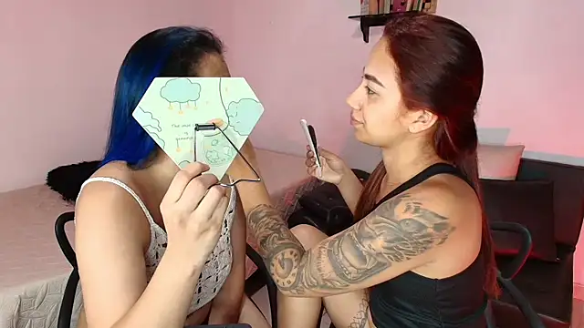 Snapshot of Jules_n_Gia chatting on March 20, 2025, 3:23 am Jules n Gia online show from March 20, 2025, 3:23 am