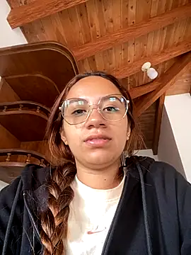 Snapshot of Jules_n_Gia chatting on September 11, 2025, 8:31 pm Jules n Gia online show from September 11, 2025, 8:31 pm