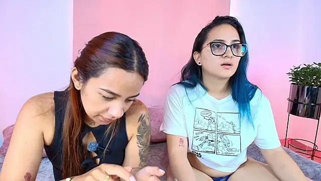 Snapshot of Jules_n_Gia chatting on October 28, 2025, 6:54 pm Jules n Gia online show from October 28, 2025, 6:54 pm