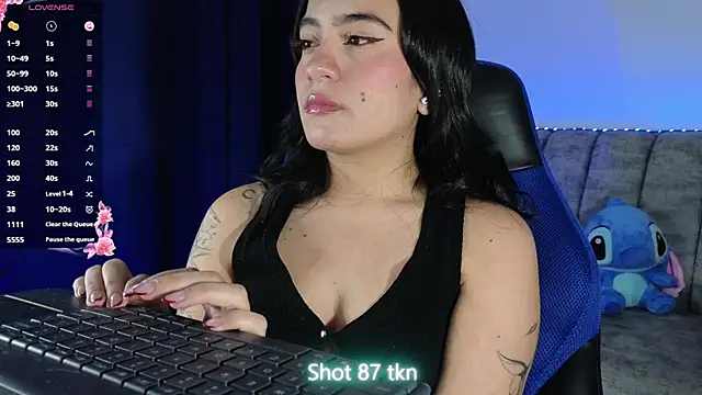 Snapshot of ZaraDames_ chatting on July 17, 2026, 6:09 am ZaraDames online show from July 17, 2026, 6:09 am