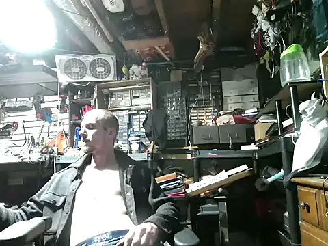 mrwinsalot88 online show from October 13, 2025, 9:31 am