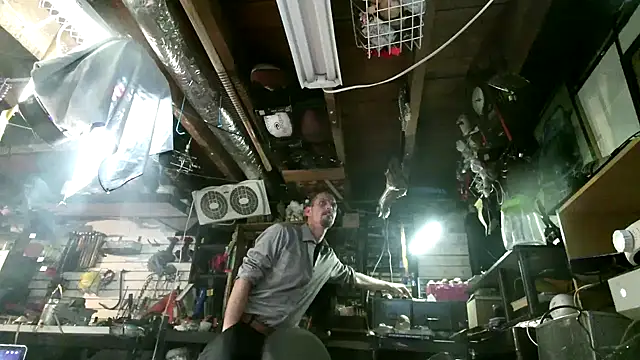 mrwinsalot88 online show from October 15, 2025, 3:50 am