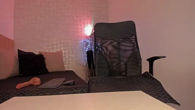 Bella desi  online show from January 4, 2025, 3:17 pm