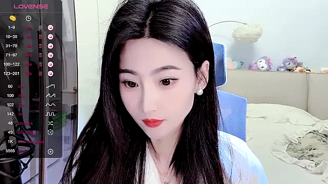 FeiFei-babe online show from December 29, 2024, 1:06 pm