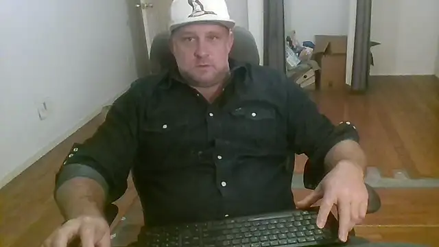 poundyouout69 online show from November 26, 2025, 10:11 pm