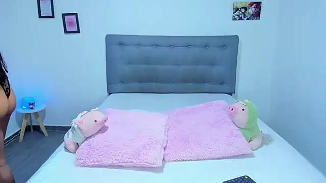 Agataowens online show from March 21, 2025, 3:44 am