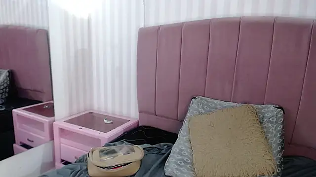 Susy thomson online show from March 2, 2025, 2:19 am