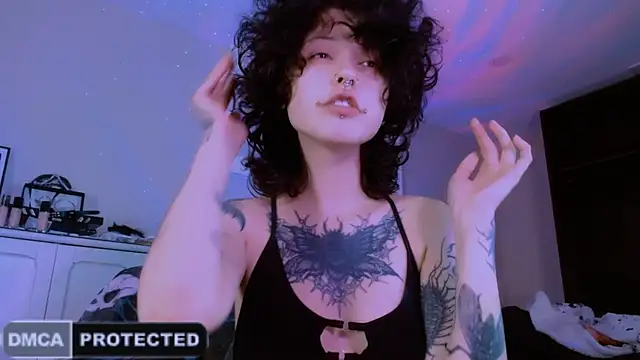 Snapshot of NaughtyLittleFox chatting on June 7, 2026, 2:48 am NaughtyLittleFox online show from June 7, 2026, 2:48 am