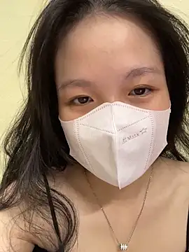 minmin2kk5 online show from October 17, 2025, 3:03 pm