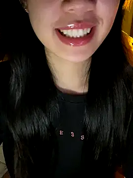 minmin2kk5 online show from November 3, 2025, 3:13 pm