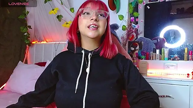 Littlerouse  online show from October 16, 2025, 6:36 am