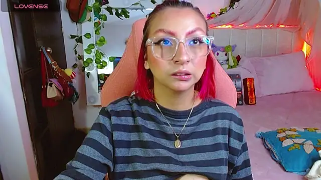 Littlerouse  online show from February 17, 2026, 7:49 am