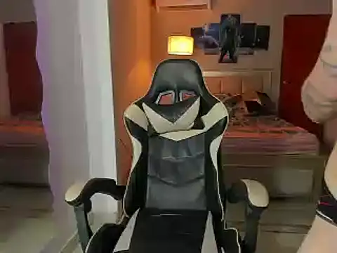 naomi berckley online show from March 7, 2025, 5:40 am