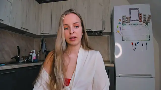 violet blue eyes online show from February 6, 2025, 1:21 pm